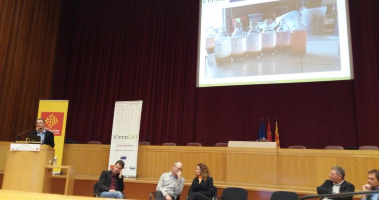 Vinnoday 2018 - Spectroscopie IRTF par Vinovalie, IFV et Ondalys. De D. à G. : Jean Hemmi, Christophe Caviglio, Thierry Dufourq, Sylvie Roussel, Francois Davaux, Eric Serrano Vinnoday 2018 - Spectroscopie IRTF par Vinovalie, IFV et Ondalys. Jean Hemmi, Christophe Caviglio, Thierry Dufourq, Sylvie Roussel, Francois Davaux, Eric Serrano